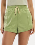 Shorts Dália Pistache Acetinado — foto 1