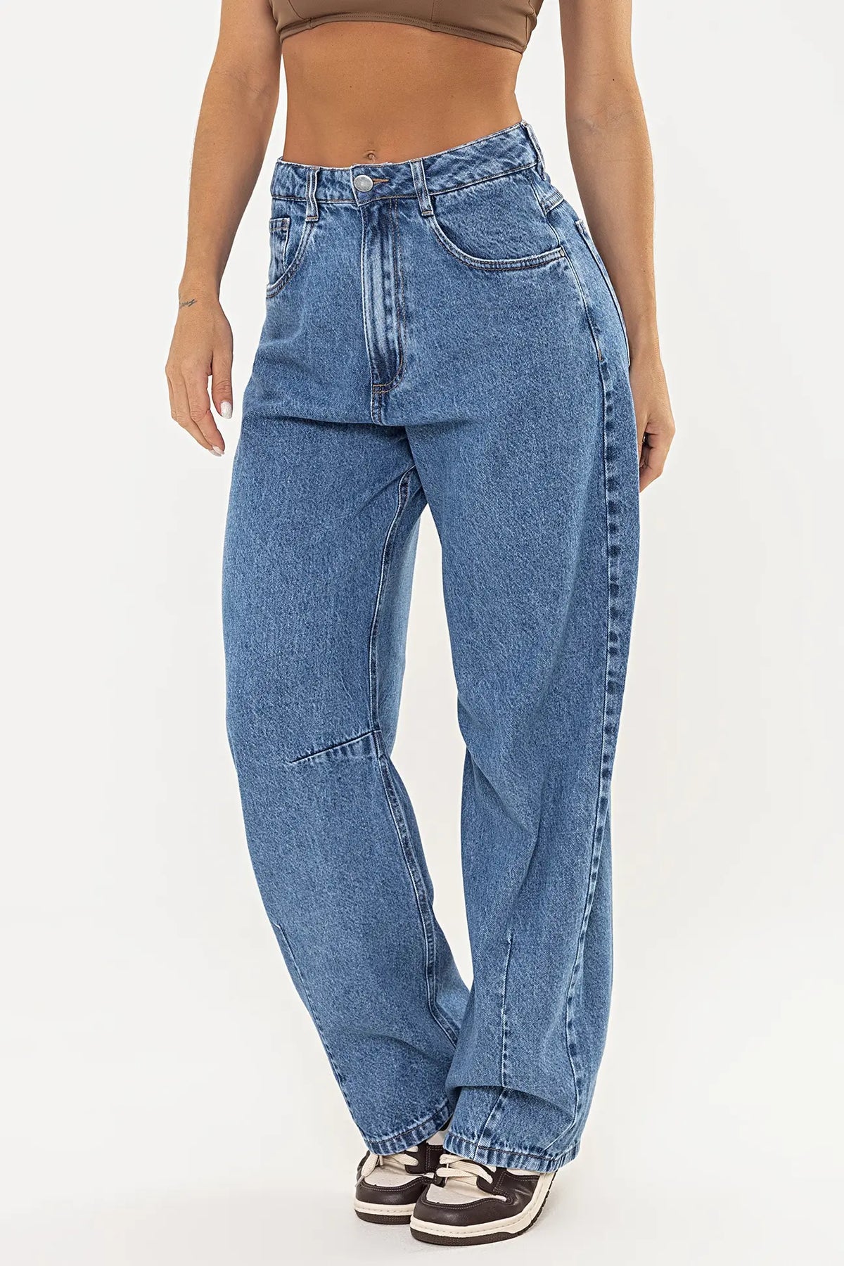 Calça Barrel Abelha Jeans — foto 1