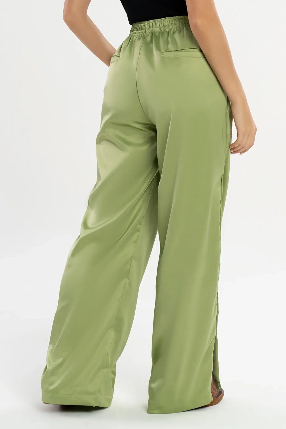 Calça Dália Pistache Acetinado — foto 2
