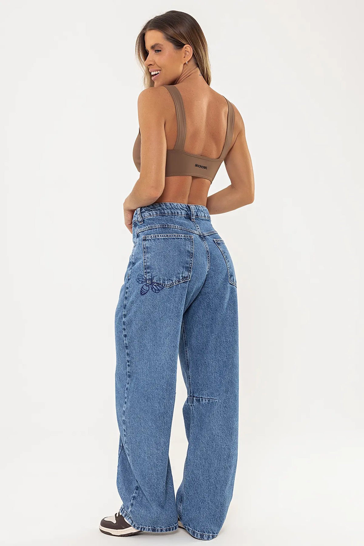 Calça Barrel Abelha Jeans — foto 10