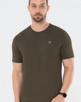 Camiseta Casual Tech Verde Militar — foto 1