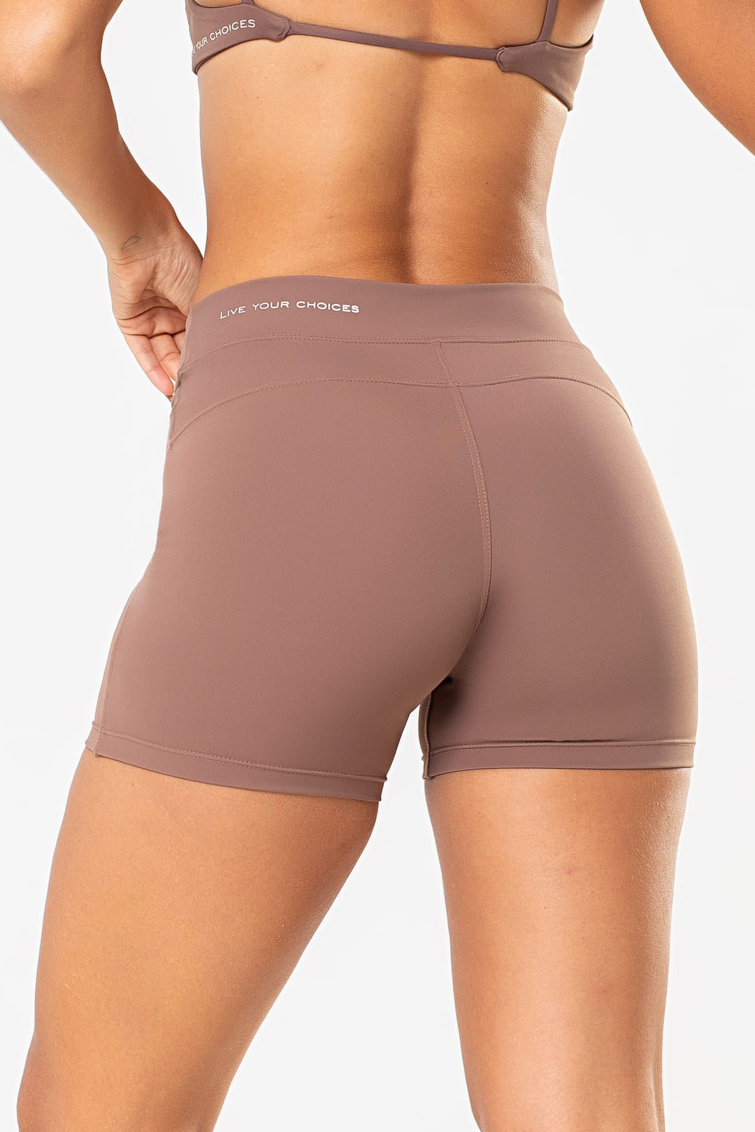 Shorts Peônia Castanho — foto 2