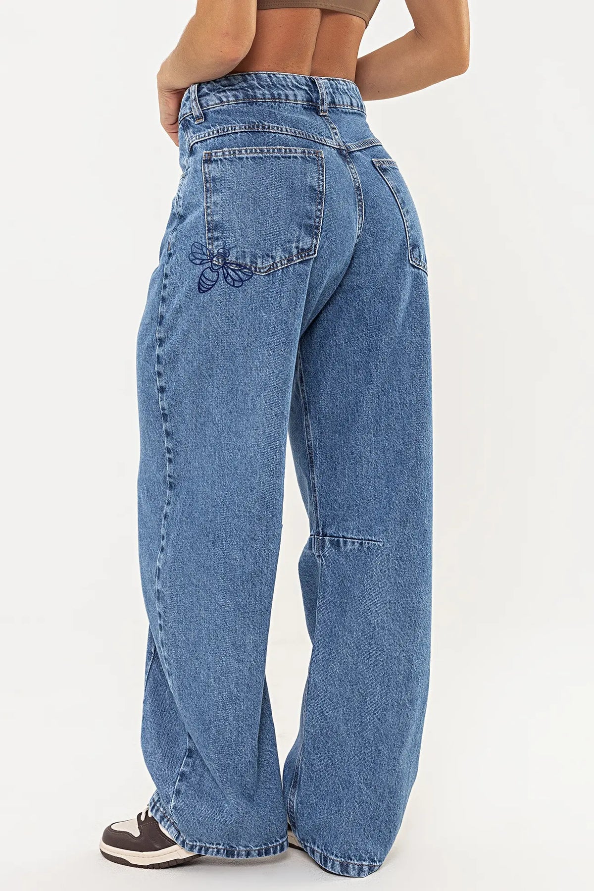 Calça Barrel Abelha Jeans — foto 2