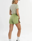 Shorts Dália Pistache Acetinado — foto 6