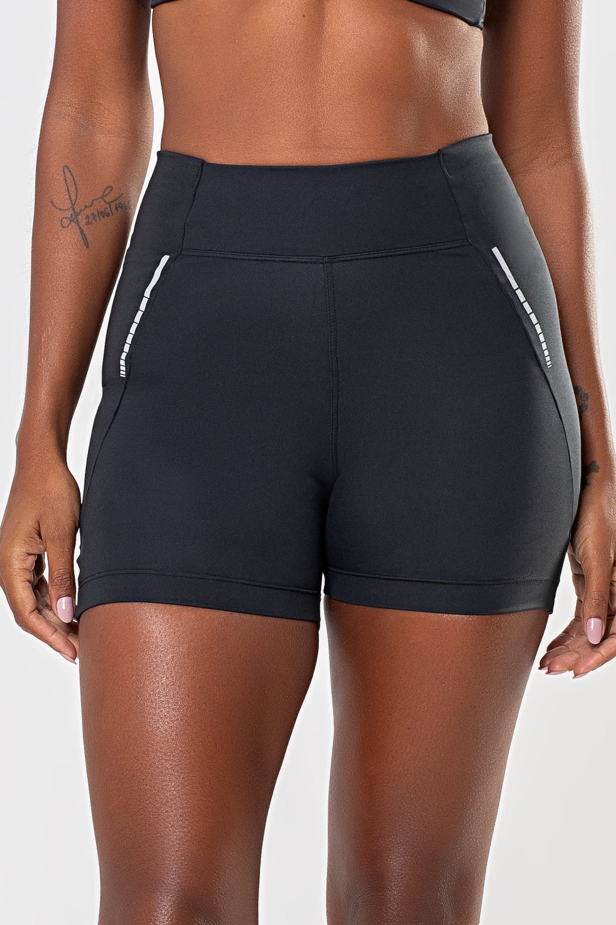 Shorts Hibisco Preto Fly — foto 1