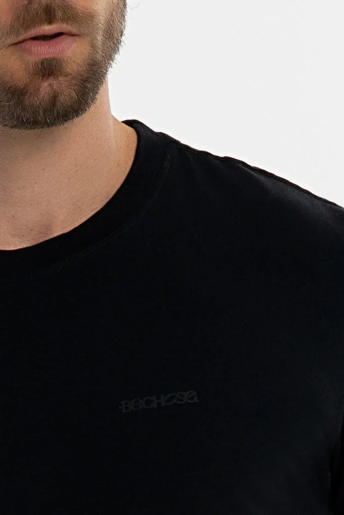 Camiseta Pima Carvalho Preto — foto 3