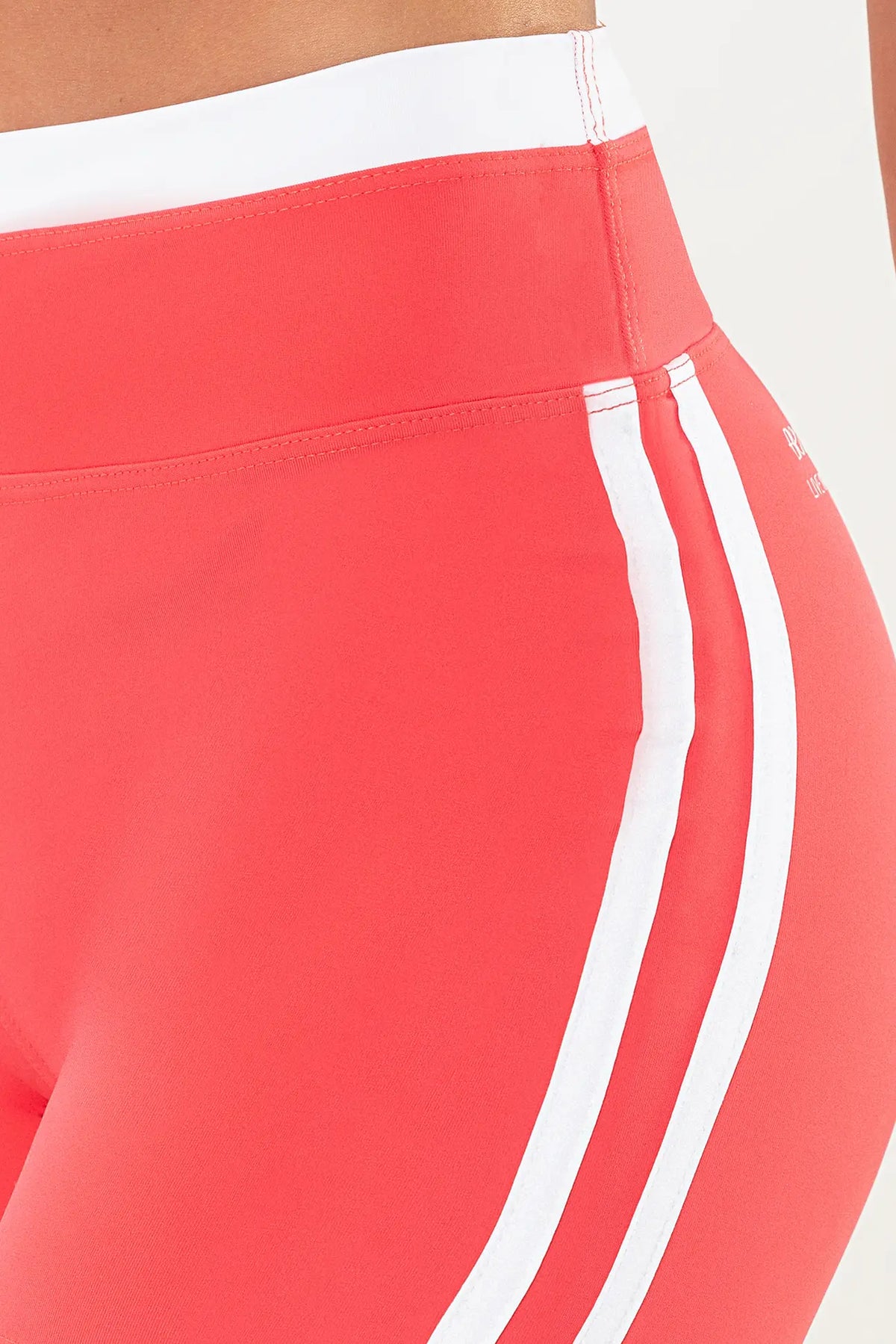 Shorts Dália Vermelho Goiaba / Branco — foto 3