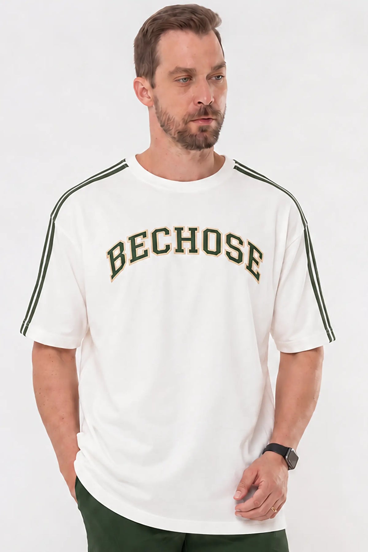Camiseta Unissex Bordada College — foto 2