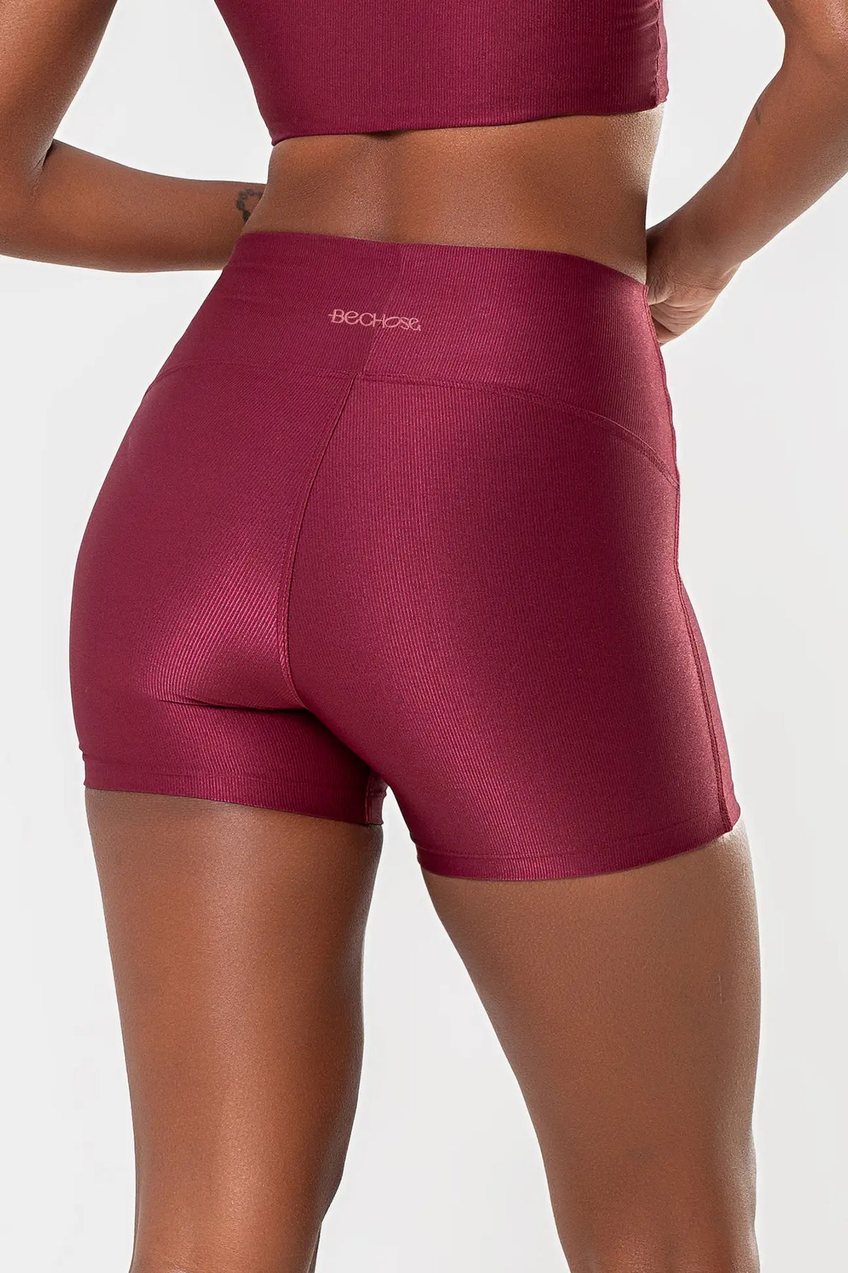 Shorts Lótus Bordô Glow — foto 2