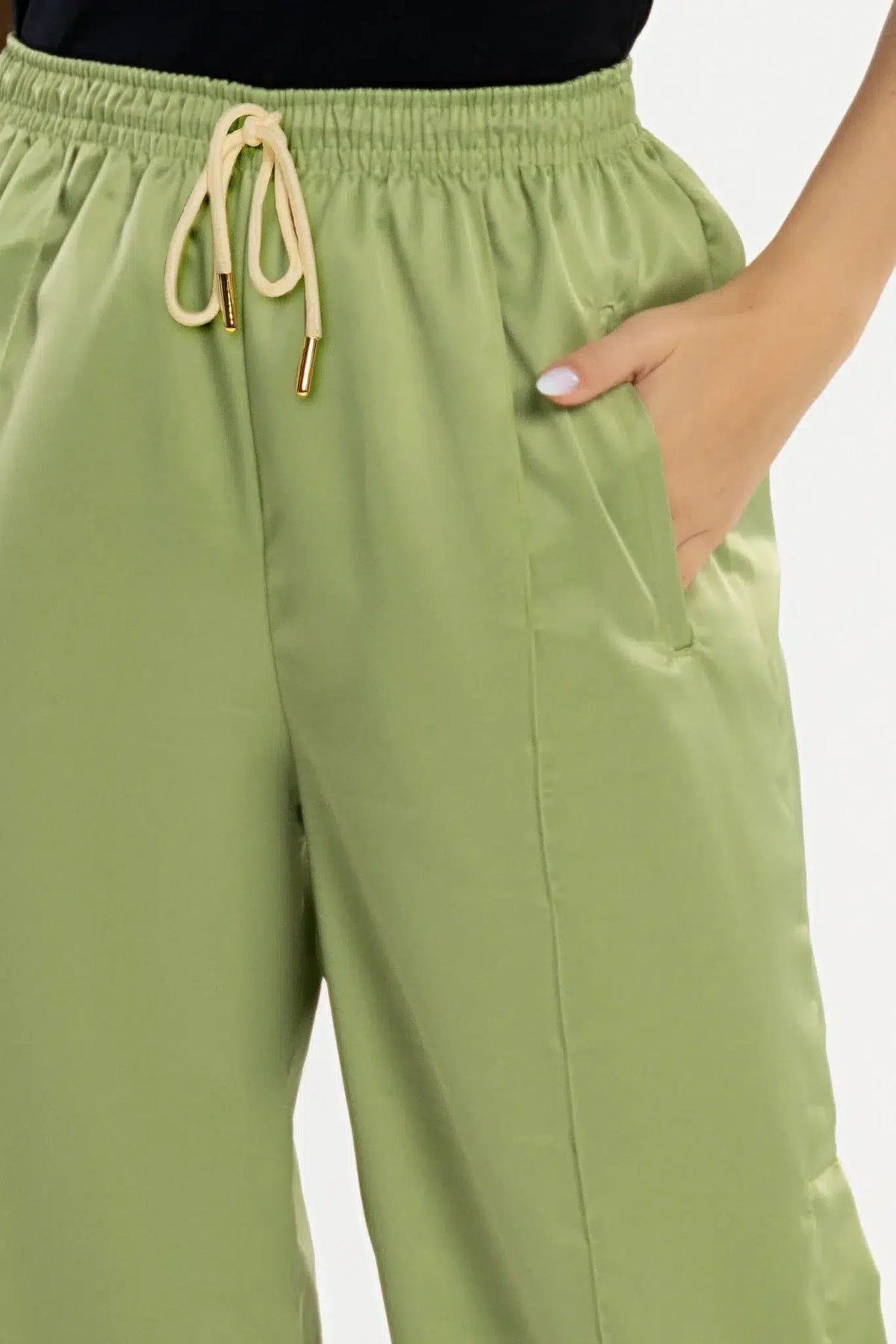 Calça Dália Pistache Acetinado — foto 3