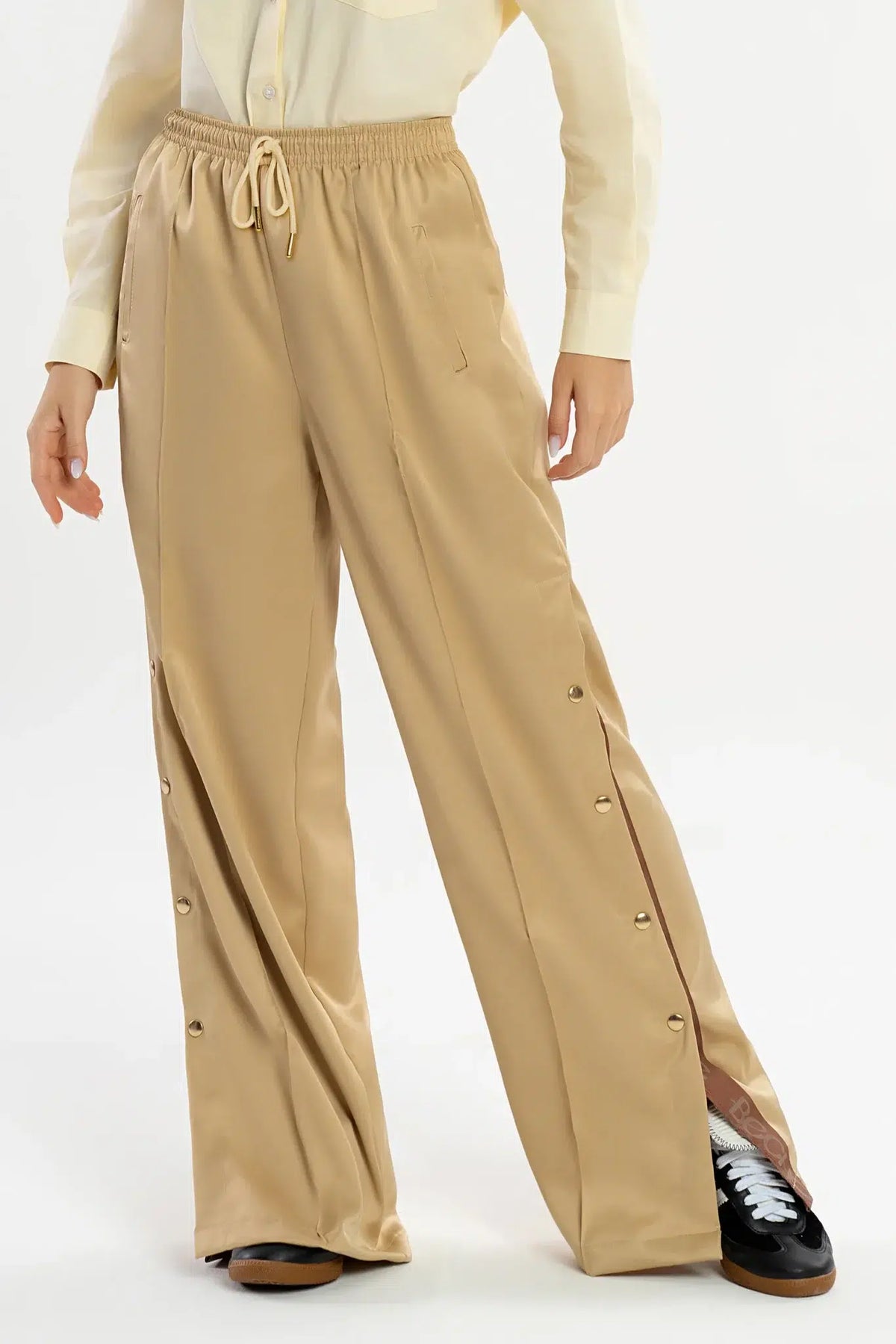 Calça Dália Marfim Acetinado — foto 1
