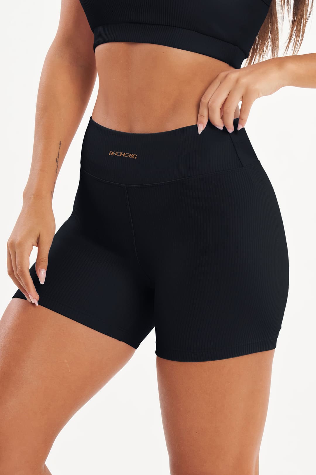 Shorts Perpétua Preto Canelado — foto 4