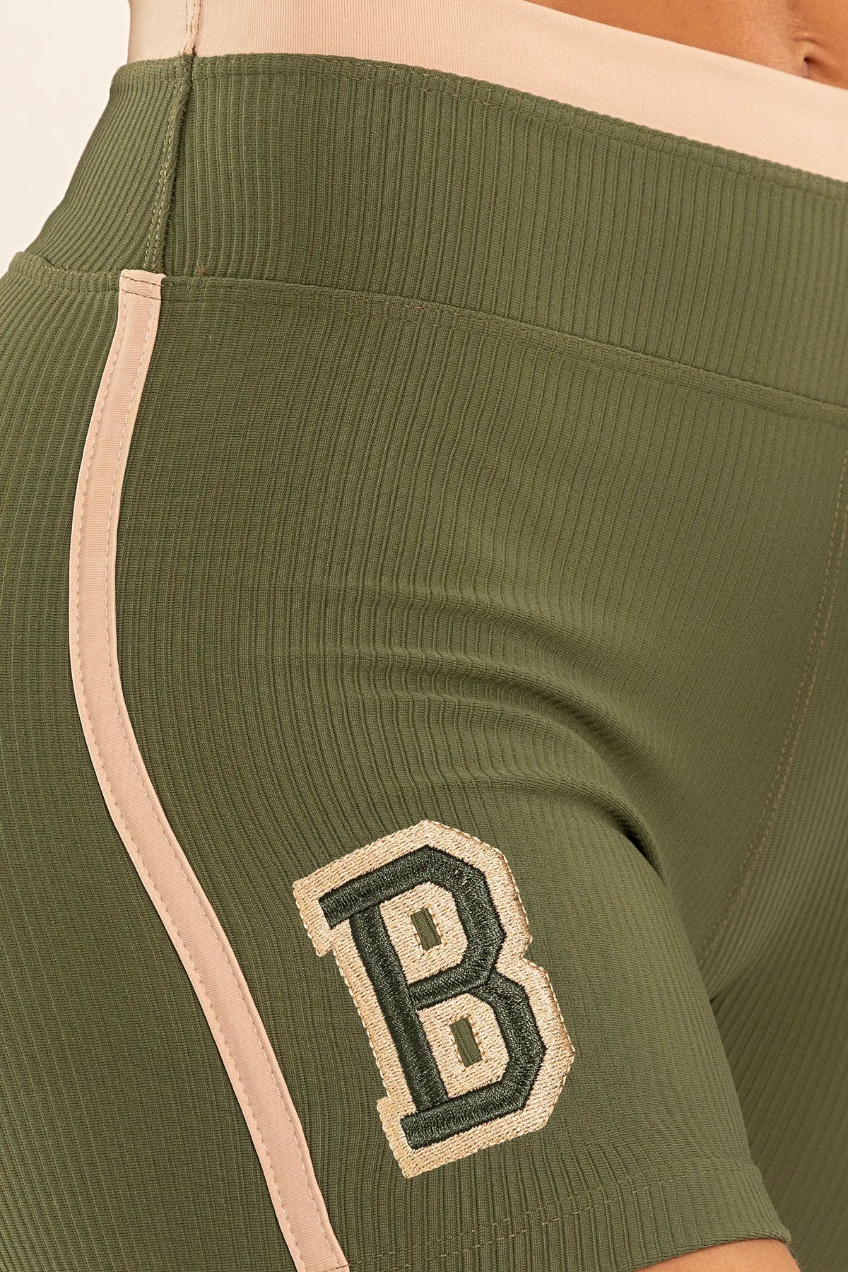 Shorts Amarílis Verde Croco Canelado / Cream — foto 4
