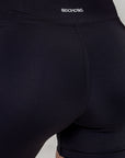 Lateral do shorts, sem costura aparente