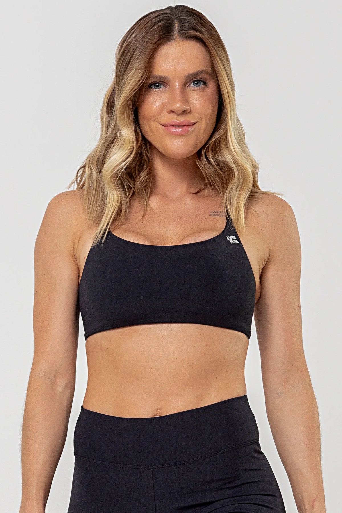 Top Perpétua Elegance Preto Absoluto