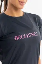 Camiseta Feminina Bchose Preto com Rosa - Imagem 3