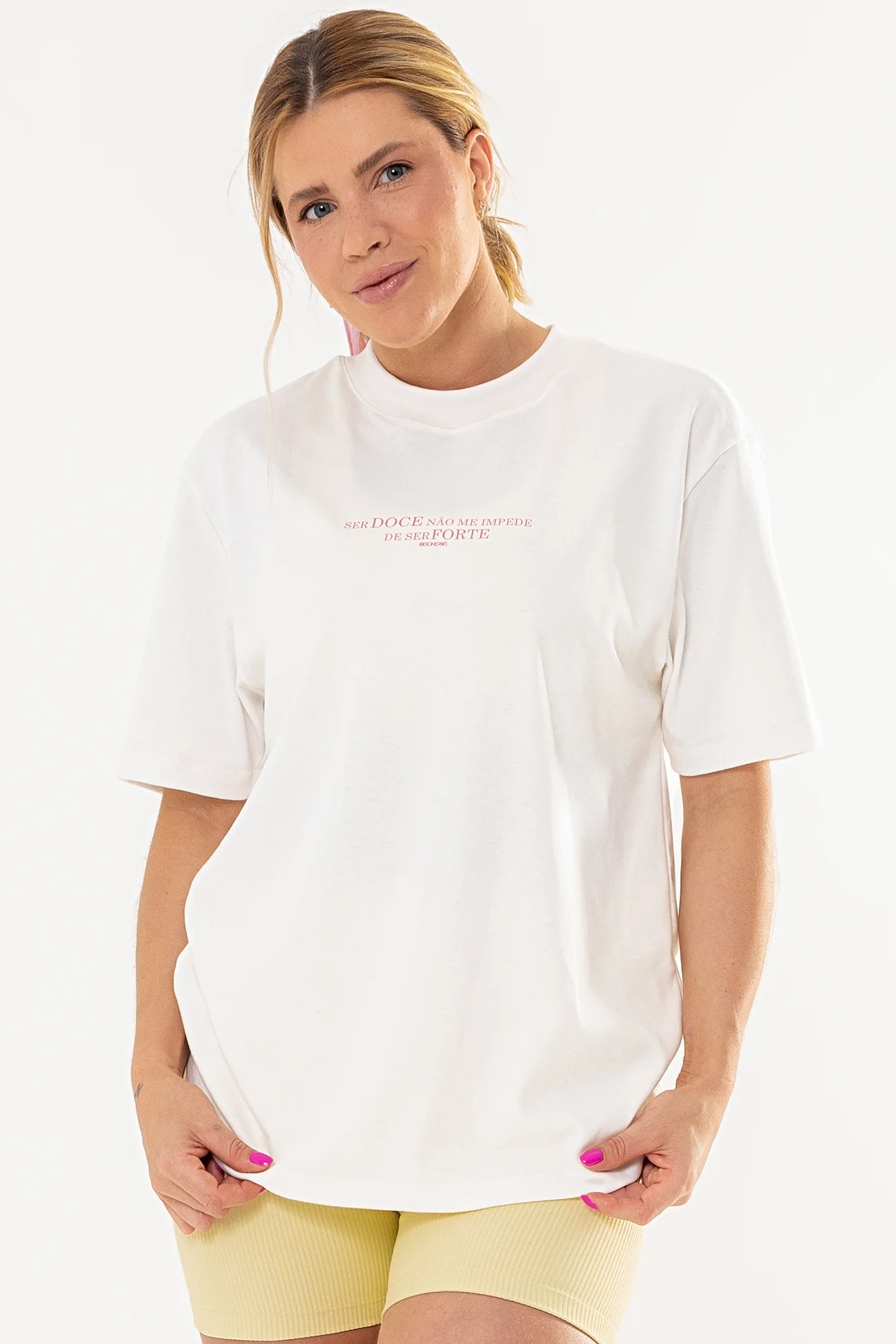 off_camiseta_over- 01 Camiseta Over Feminina Abelha Pink - Imagem 1