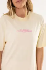 Camiseta Over Amarelo Feminina Abelha Summer