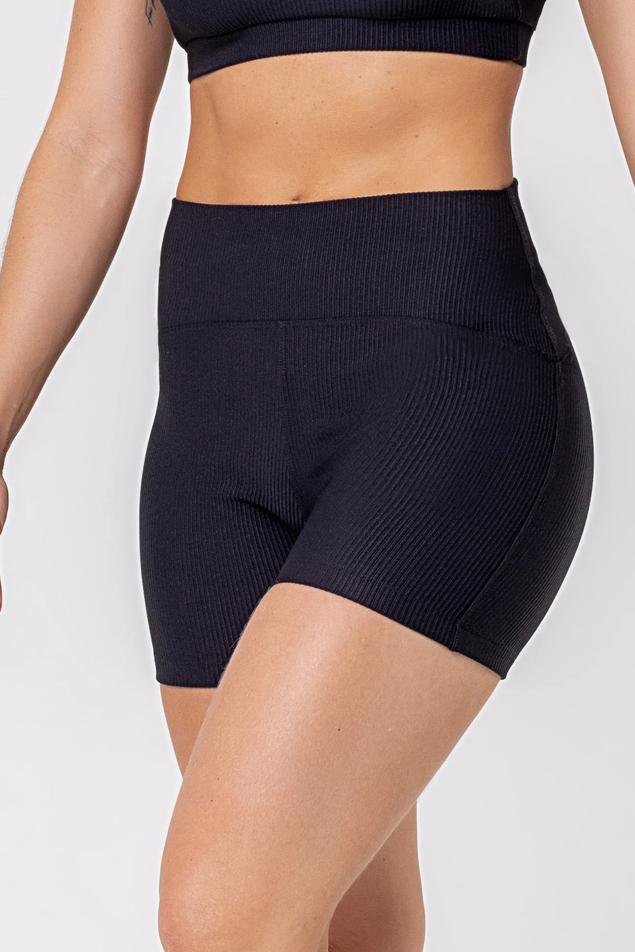 Shorts Lotus Preto-4 Shorts Lotus Preto Canelado - Imagem 1