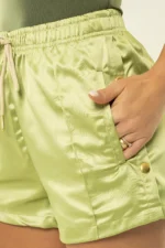 Shorts Dália Pistache Acetinado - Imagem 3
